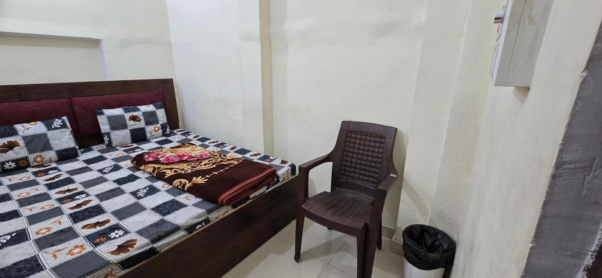 Ramlala Paying Guest House Stay Just 100M From Saryu Ghat, Ayodhya Exterior photo
