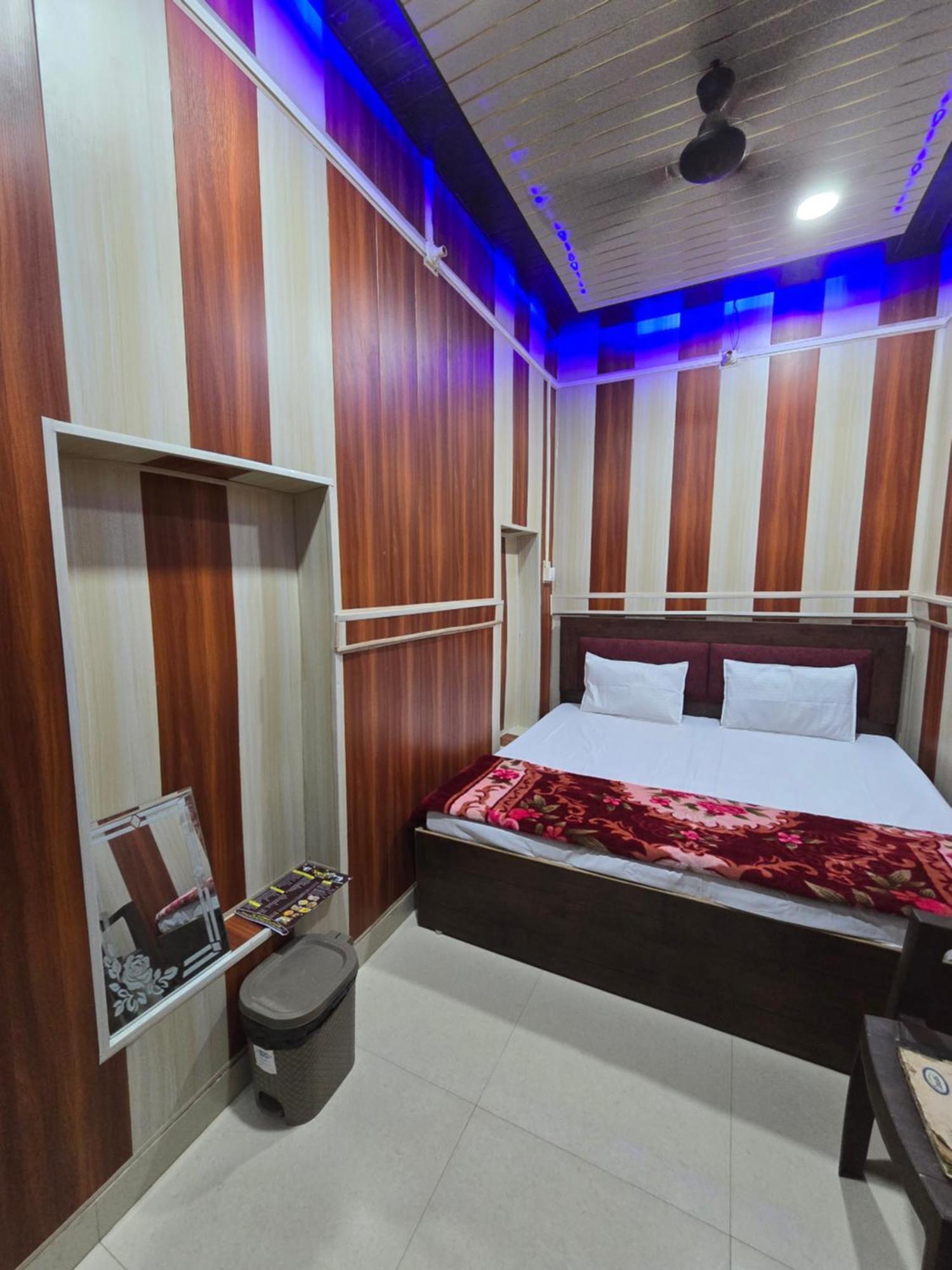 Ramlala Paying Guest House Stay Just 100M From Saryu Ghat, Ayodhya Exterior photo