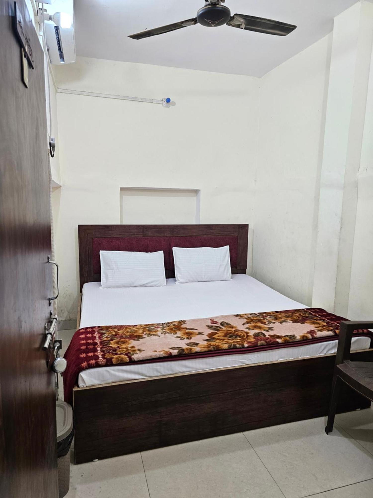 Ramlala Paying Guest House Stay Just 100M From Saryu Ghat, Ayodhya Exterior photo